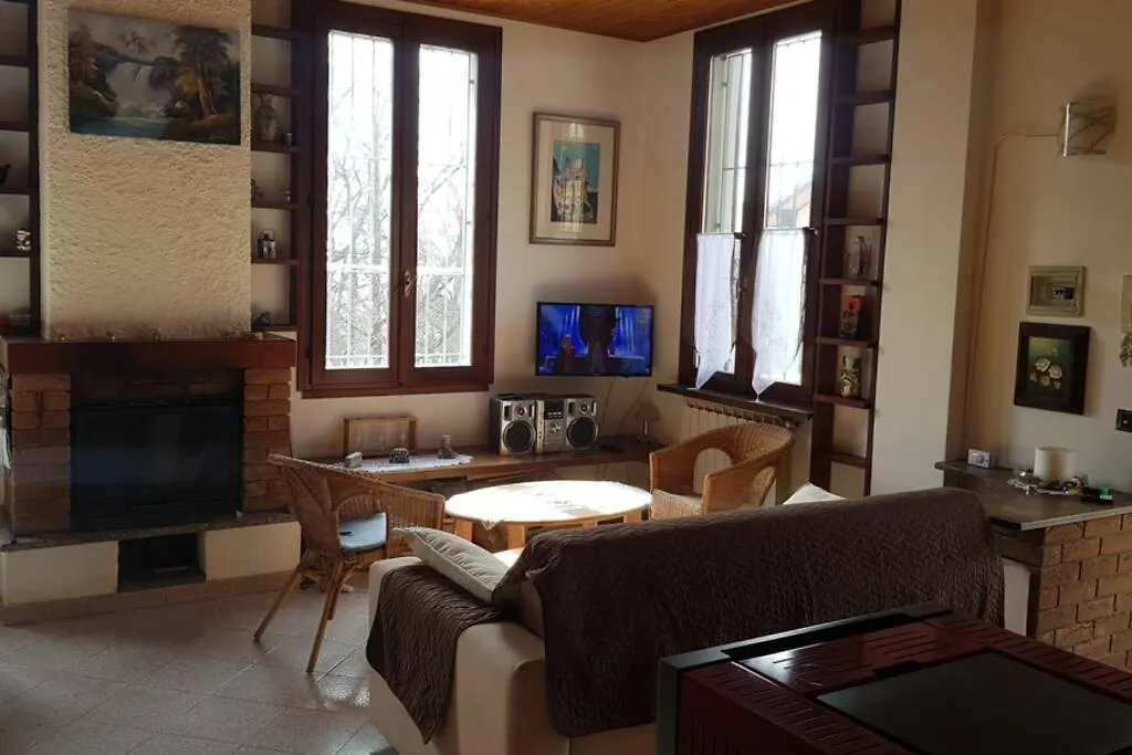 Villa Paradiso Cuasso Al Monte 0*,  Italy